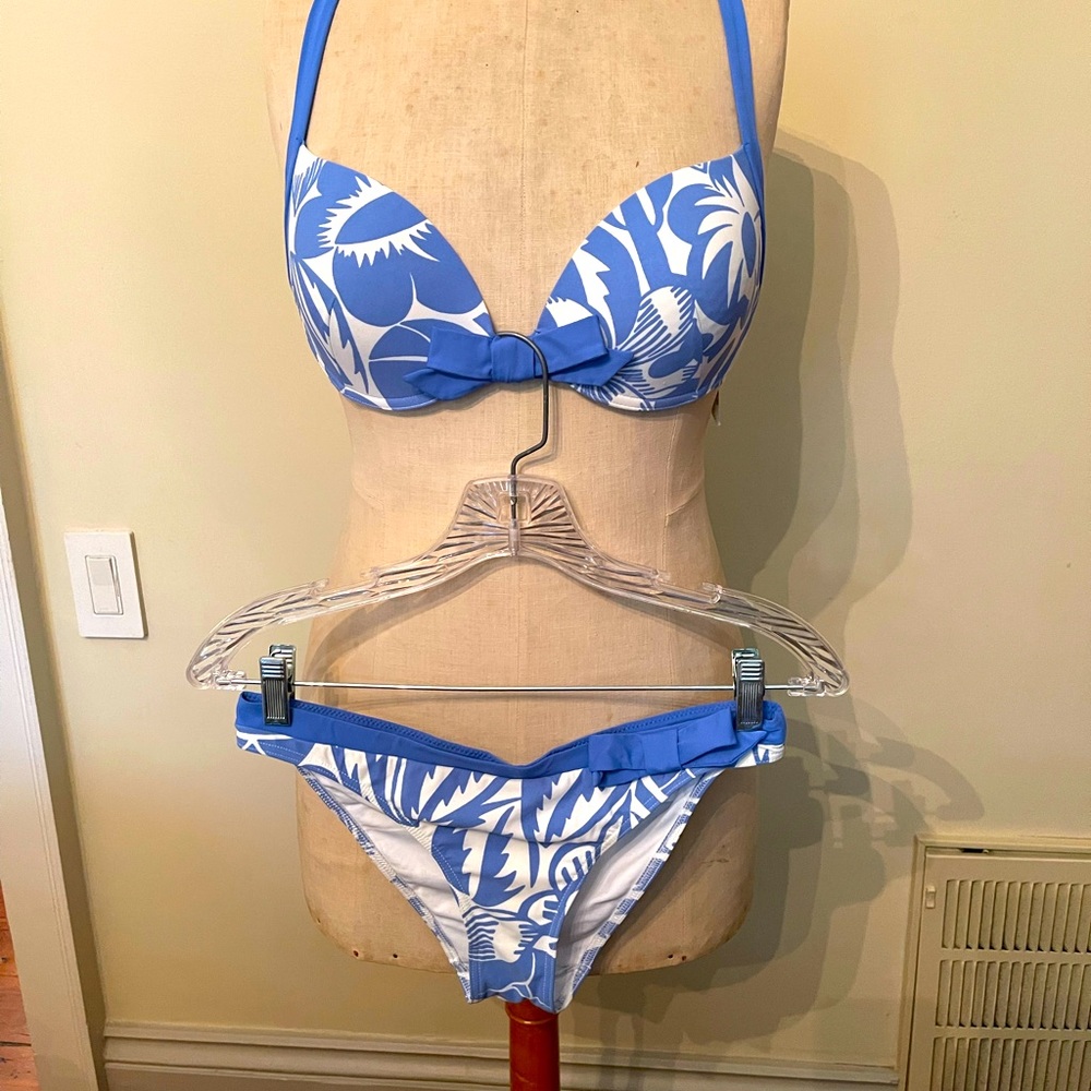 Huit Bikini from France